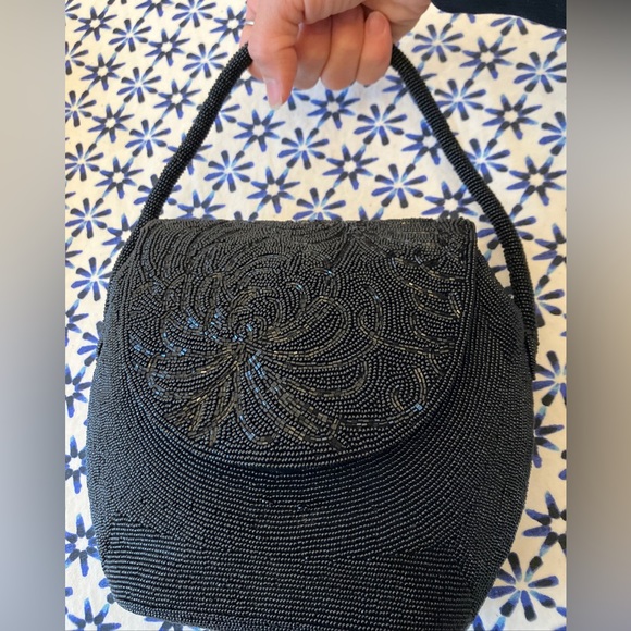 Beautiful unique Handmade Hand beaded chrysanthemum design bag - Picture 3 of 10